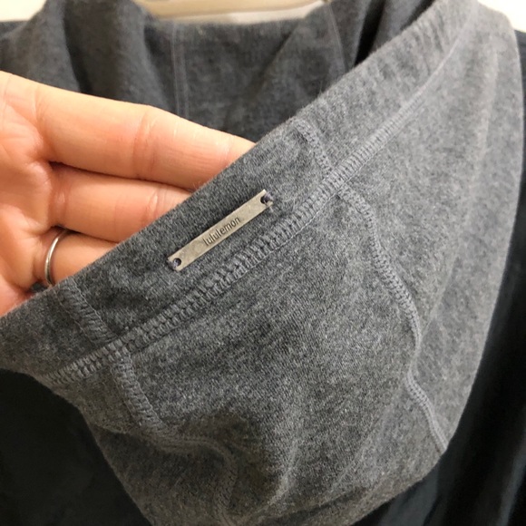 Lululemon jacket with hood - Picture 7 of 8